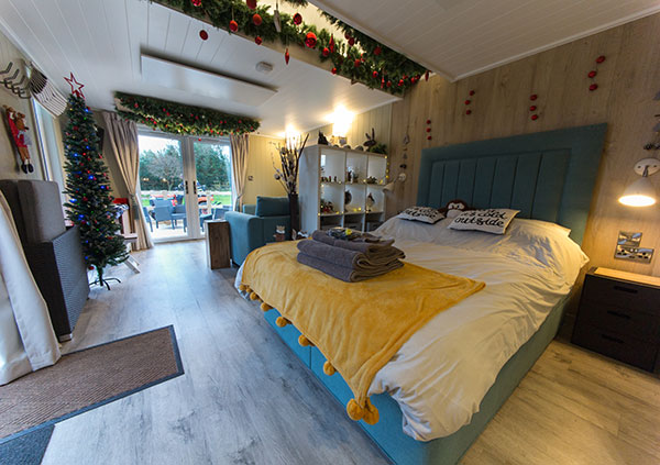 Sutton Cabins at Christmas - No 2 Sample Photo 1